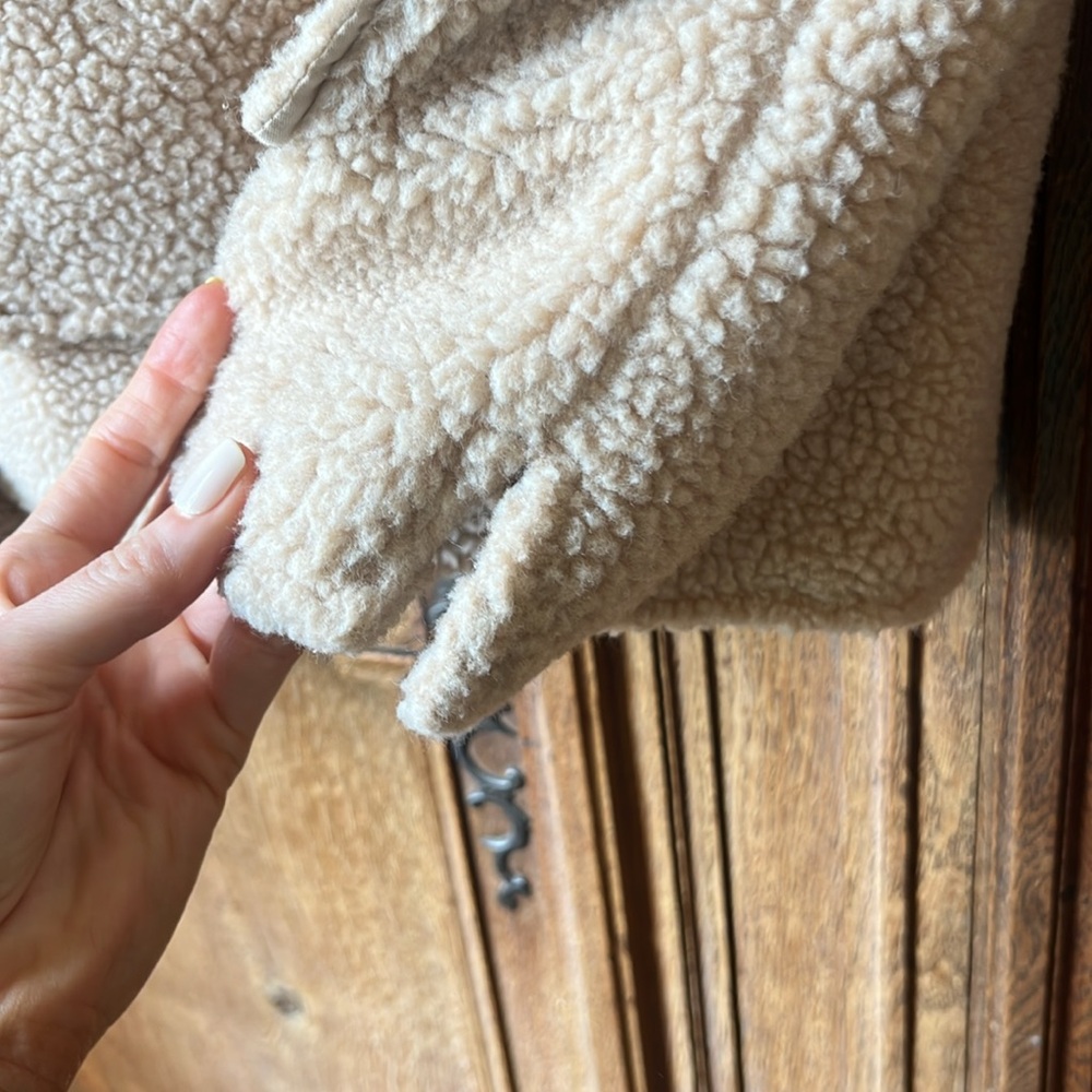 Urban Outfitters Fuzzy Coat - Picture 7 of 10